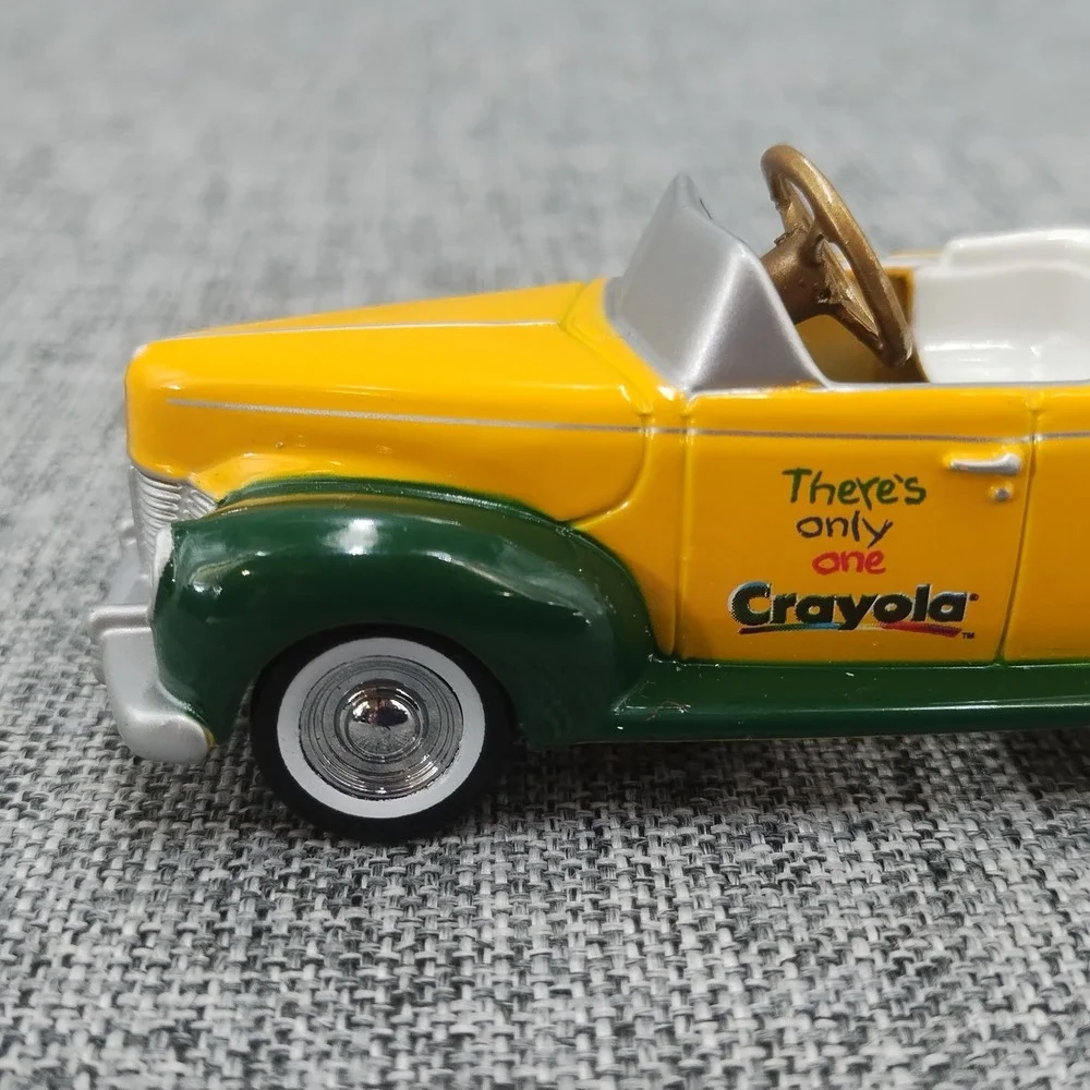 Crayola Gearbox Diecast 1940 Ford Deluxe Yellow Pedal Driven Car 1998